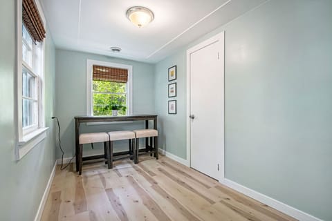 Dining nook off the kitchen with seating for 3.