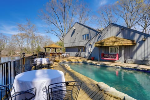 Southaven Vacation Rental | 4BR | 4BA | 4,000 Sq Ft | Step-Free Entry