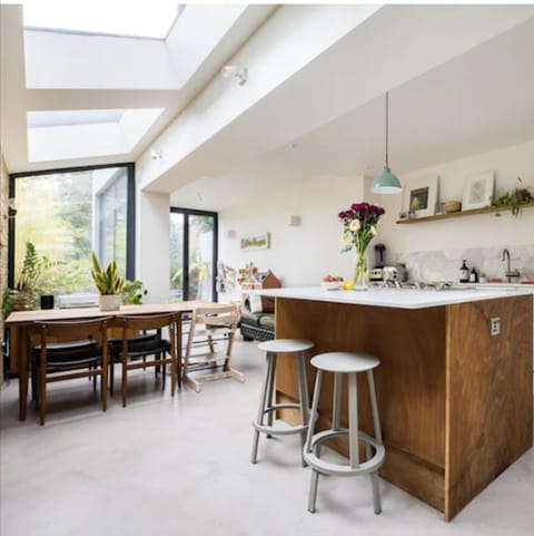 kitchen/dining room