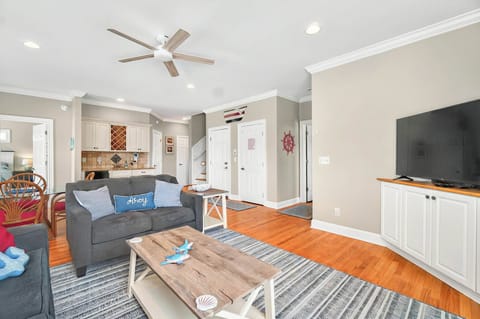 1st floor living room (4)