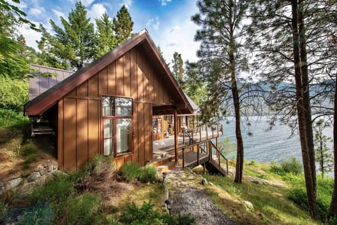 Please review the listing description and Chelan County vacation rental rules
