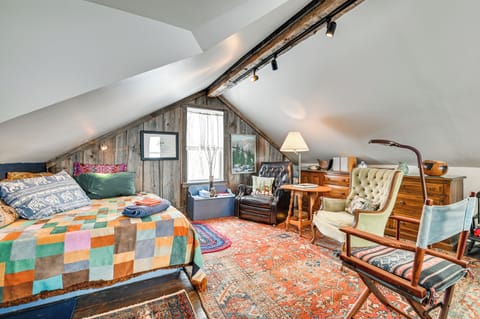 Fleischmanns Vacation Rental | Studio | 1BA | Stairs Required | 800 Sq Ft