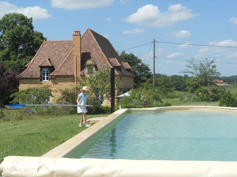 Private pool, little helper not included