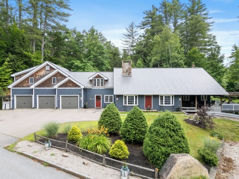 Front of the house and use of 3 car garage.