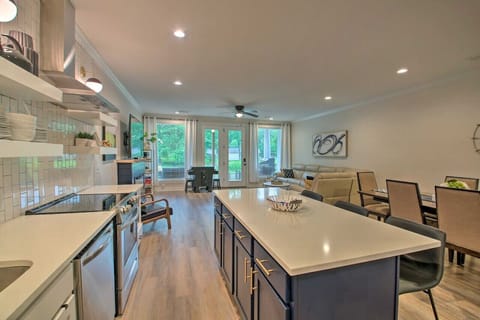 Open layout with natural light and plenty of seating – ideal for entertaining