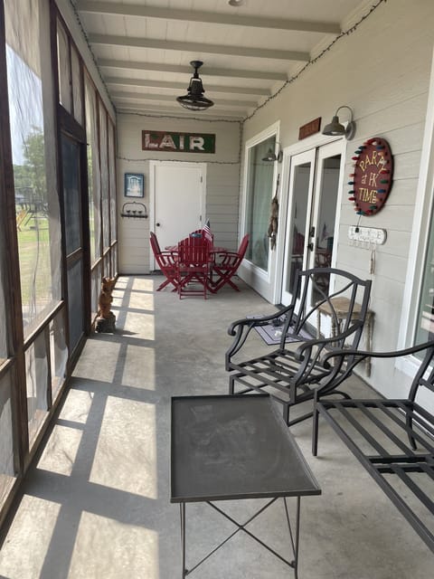 Screened in porch