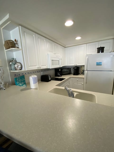 Fully furnished kitchen