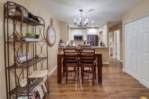 Dining Area | Dishware Provided