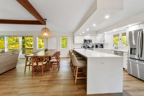 Open Floor plan with Kitchen/Dining/Living