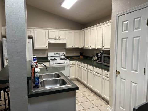 Fully Equipped Kitchen I Gas Stove