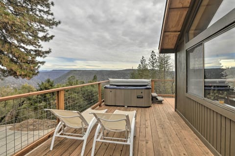 Colfax Vacation Rental | 2BR | 2BA | 1,350 Sq Ft | Stairs Required