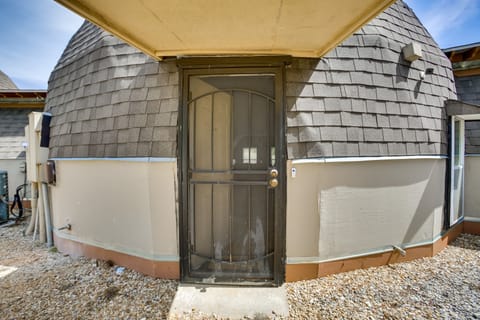 Front Entry | Keyless Entry | 2 External Security Cameras (Facing Out)