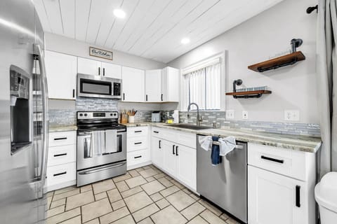 Cook and bake meals for friends and family in the fully equipped kitchen