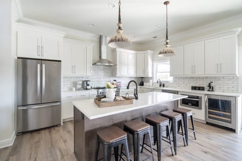 Kitchen with breakfast bar.