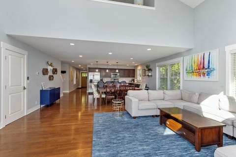 Plenty Of Space For Entertaining!