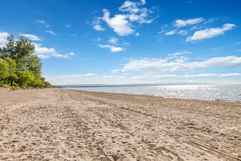 Beach Area 3 is a 1 min walk from the townhome. 