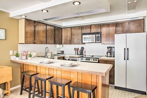 Kitchen & Dining | Equipped w/ Cooking Basics | Breakfast Bar