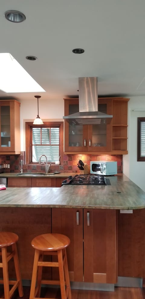 Counter seating option.