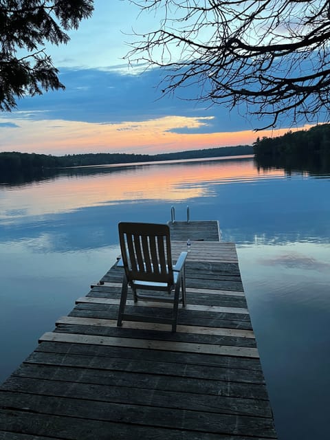 Get away! , peace, and tranquility 
Private Dock. Lakefront property.