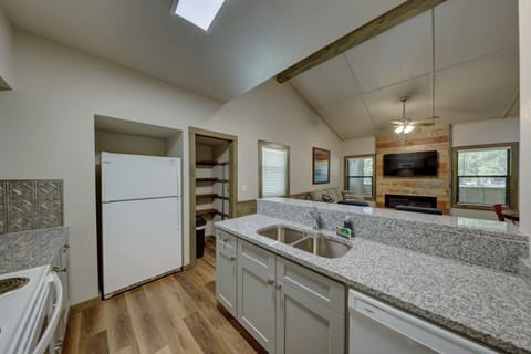 Dishwasher & pantry. Lots of countertop space