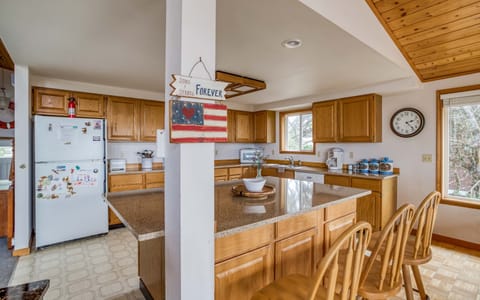 Kitchen Island with seating