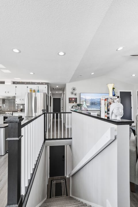 Open stairway and recess lighting