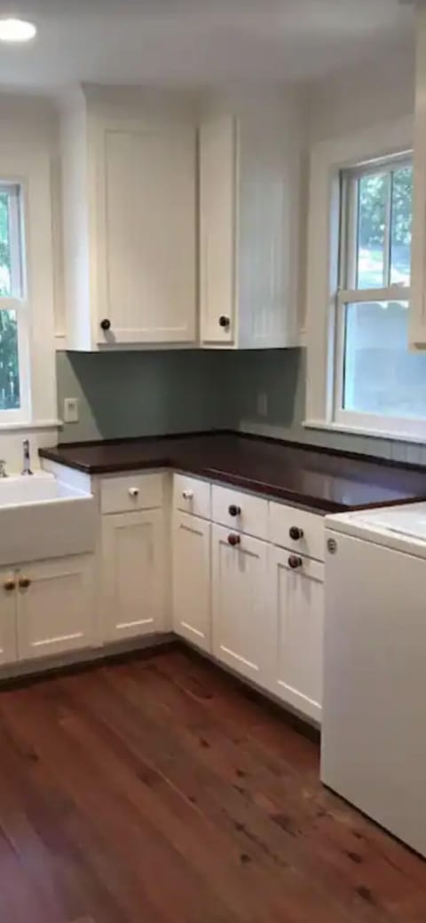 Main House Laundry Room 