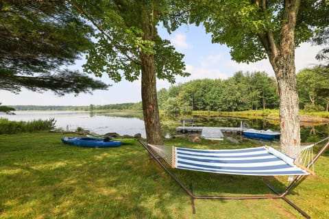 Experience the magic of the lake swinging in our hammock overlooking the lake and dock! Take a walk our floating dock, and get up close with the fish below your feet. Create unforgettable moments fishing, boating or relax and take in the peaceful surround