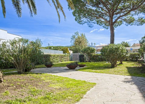 Posta, apartment with fenced garden in Elba Island, fenced garden