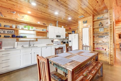 Interior - Enjoy coastal charm in a roomy kitchen with an intimate, cozy dining area!