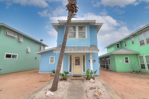 exterior - Welcome to Caista Azul RP8 - This coastal cutie is a place your family will return to year after year!