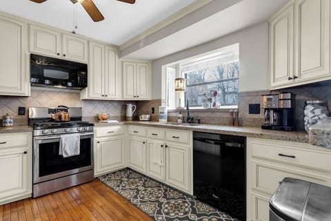 Fully stocked with all the things for a great meal prep. session.