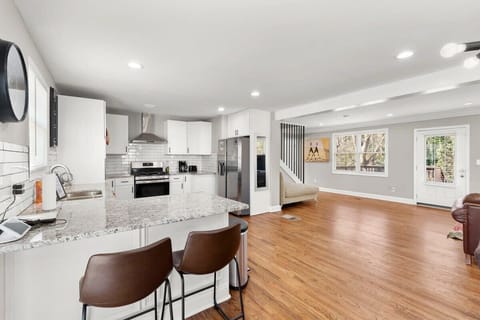 Large open concept Kitchen area.