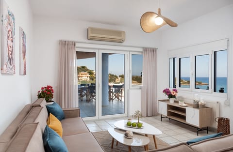 serene seaside vibes in this chic living room-where relaxation meets the sea
