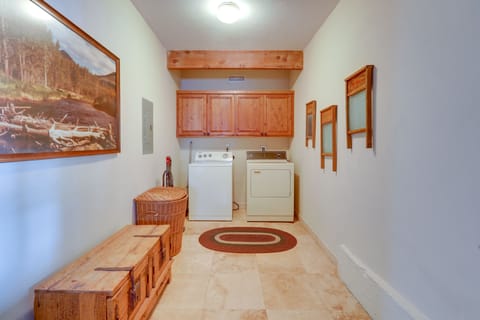 In-Home Laundry  | 1st Floor