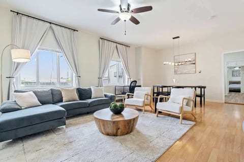Welcome to your spacious 4BR NYC/NJ base — just 15–20 mins to Times Square, with multiple bus routes steps away. This apartment is perfect for families, groups, and work travelers looking for a comfortable, modern stay with unbeatable access to NYC.