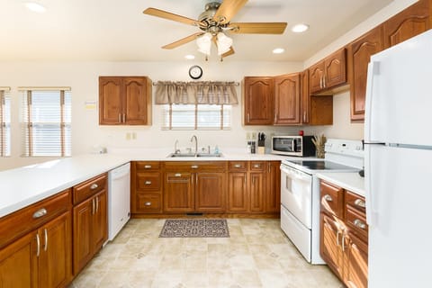 [Fully Equipped Kitchen]