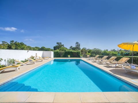 Water, Sky, Swimming Pool, Plant, Azure, Rectangle, Shade, Tree, Grass, Leisure