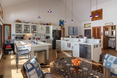 You won’t even mind cooking with views like this!