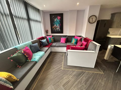 Living Room / Lounge