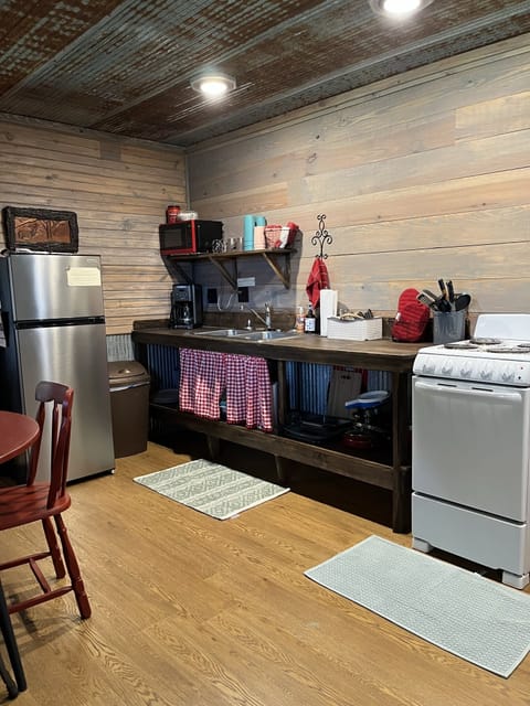 Kitchen with all the stuff!