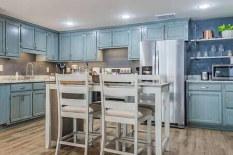 826f9c44-f3e9-4678-b713-df132c614bca