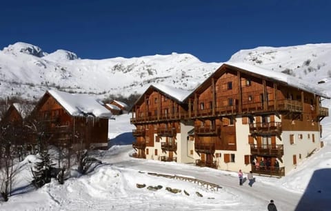 The resort of Saint-Sorlin-d'Arves belongs to the Les Sybelles ski area.