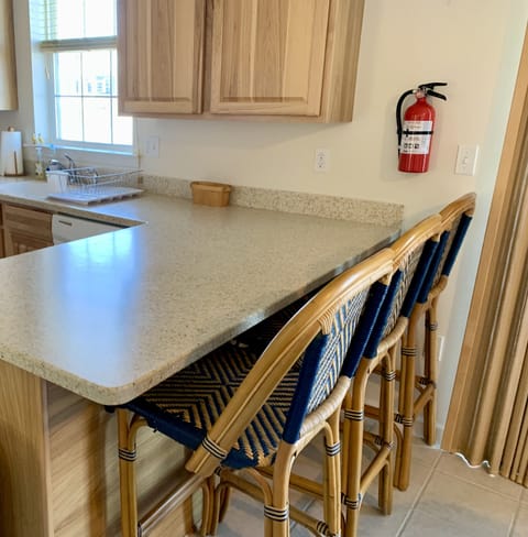 Additional kitchen counter seating