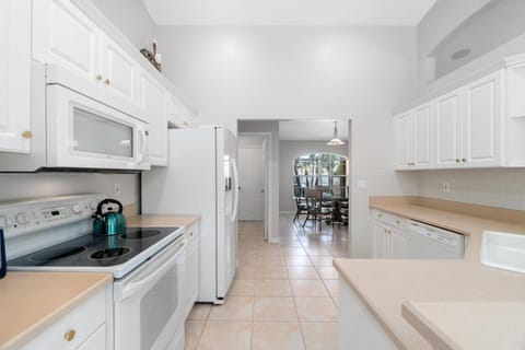 The kitchen offers sufficient storage and prep space and is fully equipped for you cooking and cocktailing endeavors.