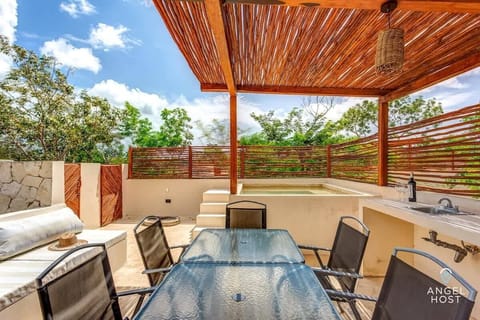 The rooftop lounge is all yours to enjoy anytime!