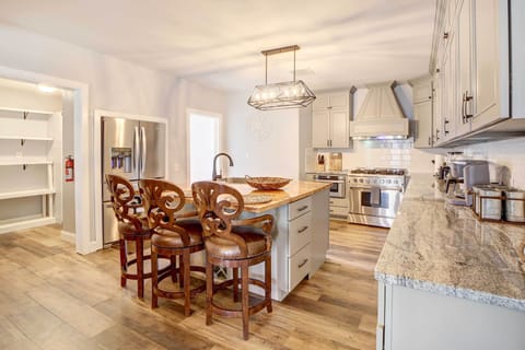 Kitchen | Toaster | Spices | Keurig Coffee Maker