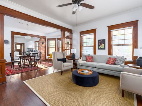 Welcome to the living area! Plenty of seating to enjoy!