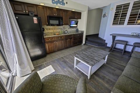 Large Living Area with Views of the Ocean, Beautifully Decorated