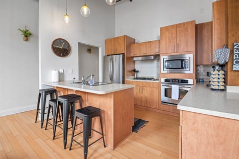 Kitchen - 4 regular size stools not the two tall ones